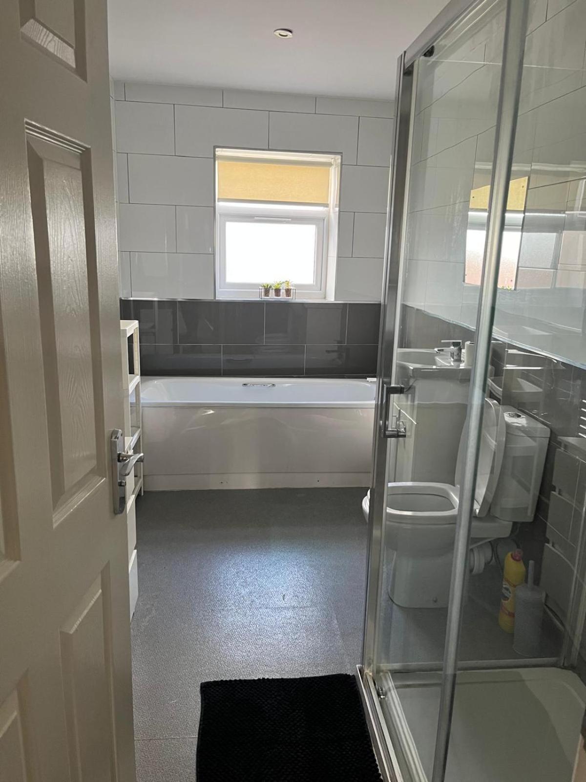 Short Term Lets From £15 Per Person Per Night Apartment Bristol Exterior photo